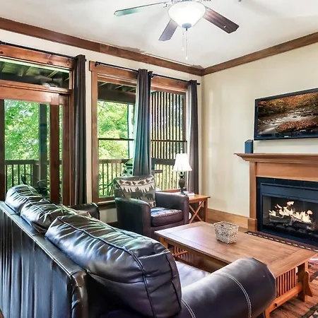 Charming Cabin Getaway W Hot Tub & Grill